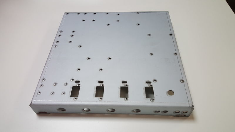 Fichier:Platine découpée et pliée.jpg